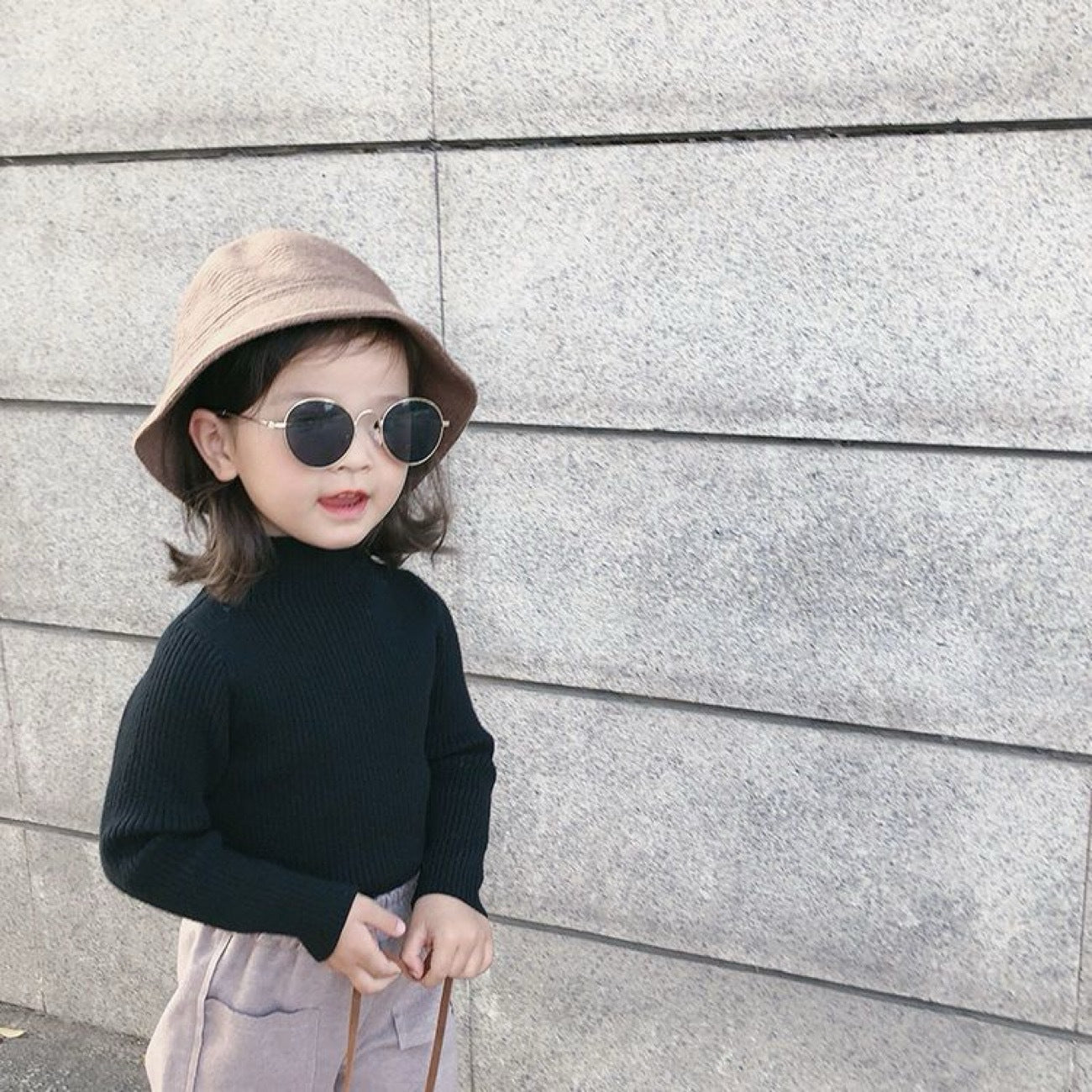 Soft, stretchy pilling-resistant knitted girl’s base-layer sweater by Dropshipman, showing the cozy fabric and classic design.