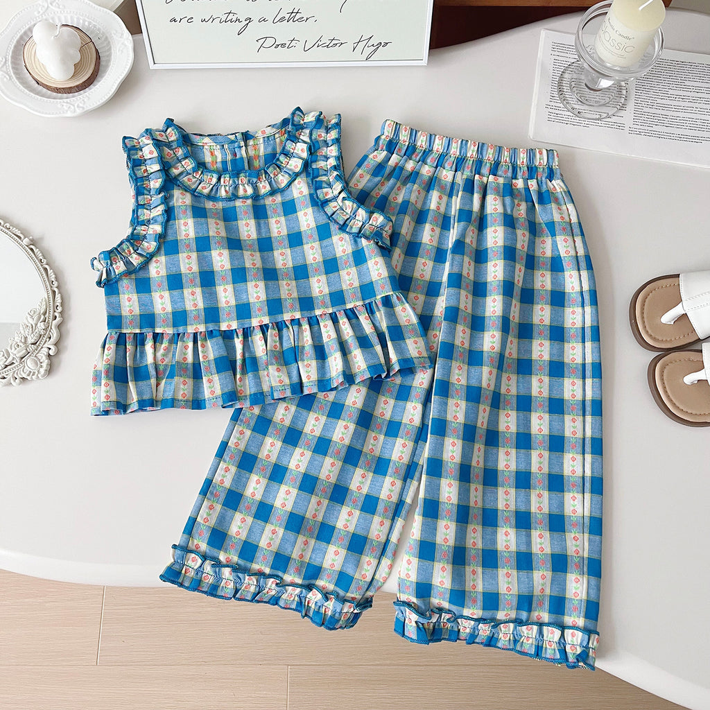 Korean-style girls' three-piece plaid summer set made of polyester, featuring a top, skirt, and jacket in vibrant colors.